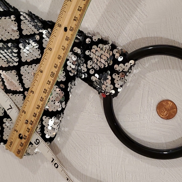 Silver spangle sequin magnetic closure acrylic ring glamour bag - Picture 2 of 7